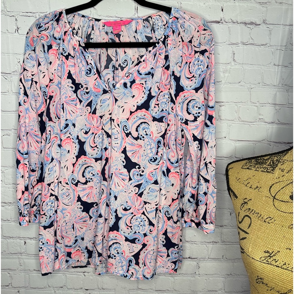Lily Pulitzer blouse / shirt, size medium and blue, pink and white.
